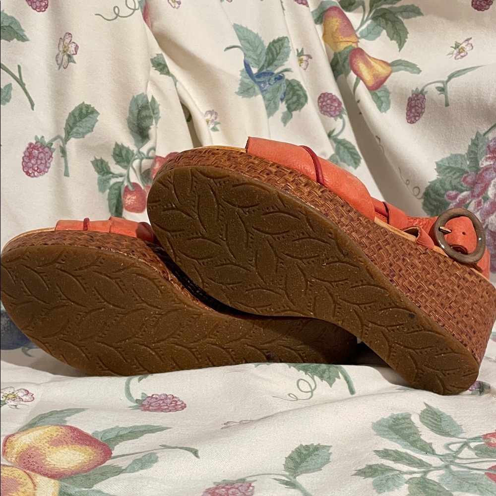 Women's Coral Wedge Sandals - Picture 5 of 5